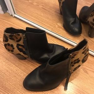 Aldo Dazzlin leather booties